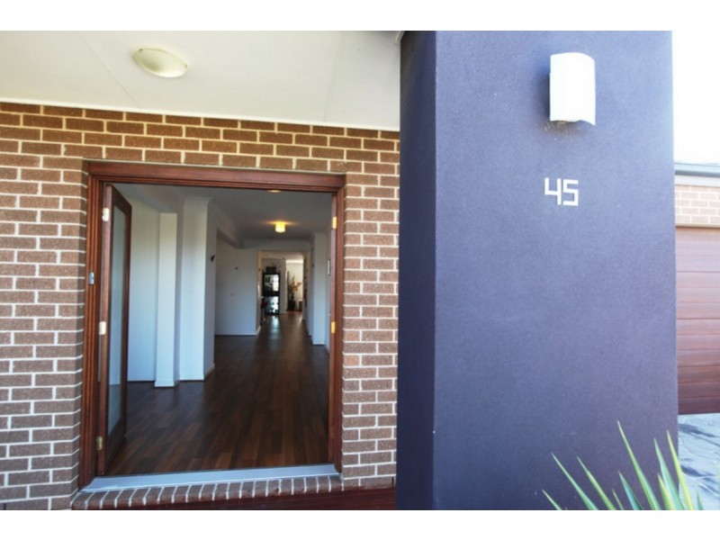 45 Barnstormer Boulevard, Point Cook VIC 3030