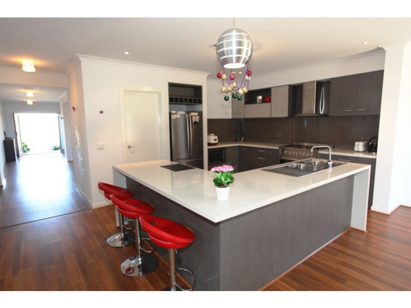 45 Barnstormer Boulevard, Point Cook VIC 3030