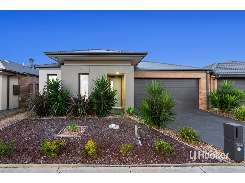 104 Grassbird Drive, Point Cook VIC 3030