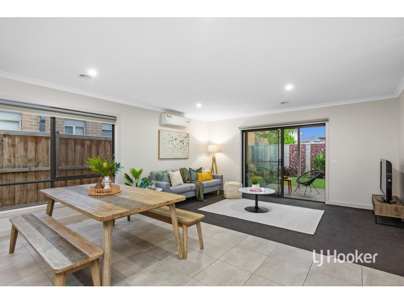 104 Grassbird Drive, Point Cook VIC 3030