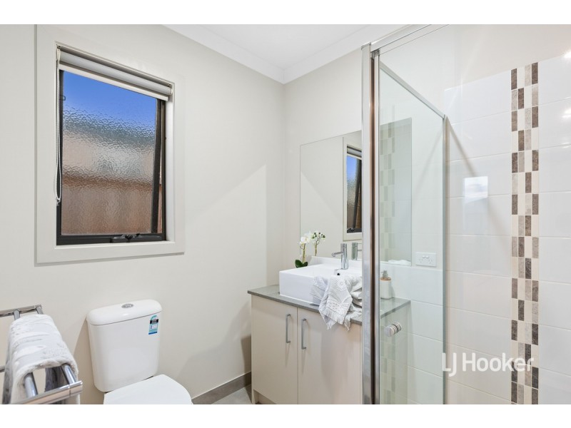 104 Grassbird Drive, Point Cook VIC 3030