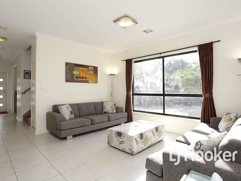 31 Emily Crescent, Point Cook VIC 3030