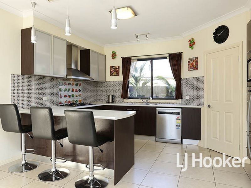 31 Emily Crescent, Point Cook VIC 3030