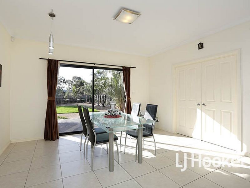 31 Emily Crescent, Point Cook VIC 3030