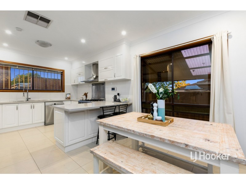 52 Cameron Avenue, Altona Meadows VIC 3028