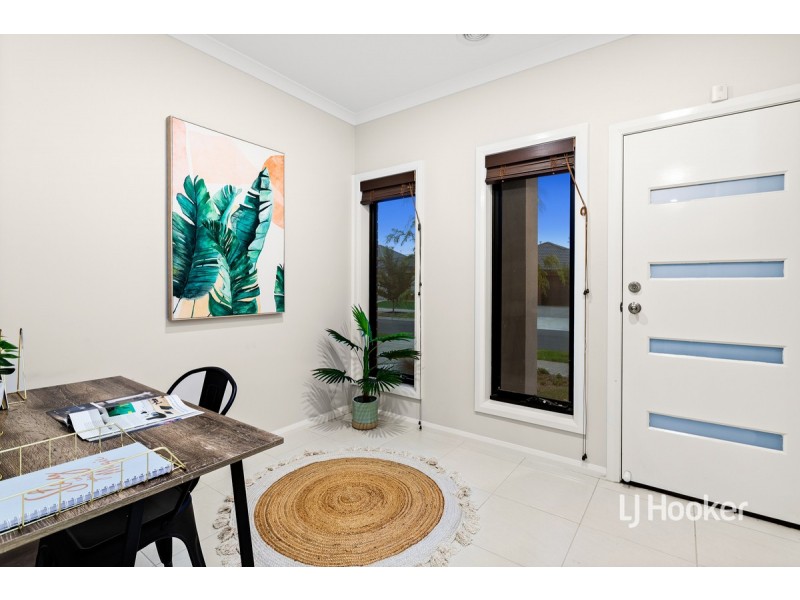 8 Postema Drive, Point Cook VIC 3030