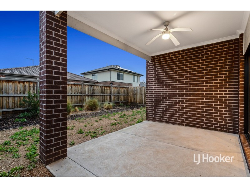 8 Postema Drive, Point Cook VIC 3030