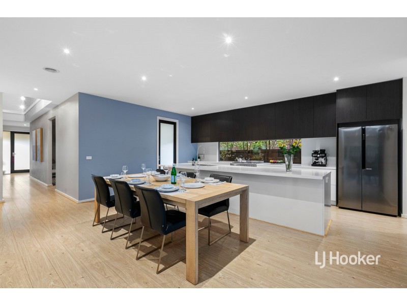 36 Spectacle Crescent, Point Cook VIC 3030