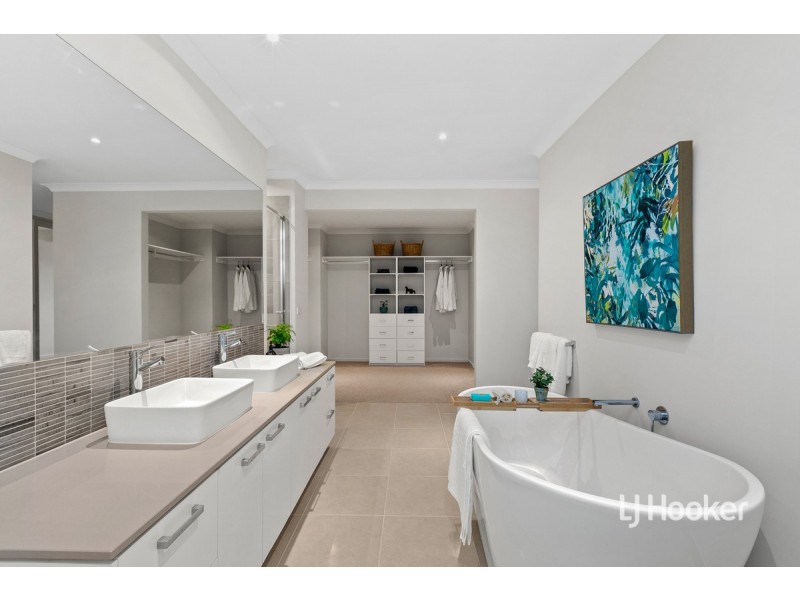 36 Spectacle Crescent, Point Cook VIC 3030