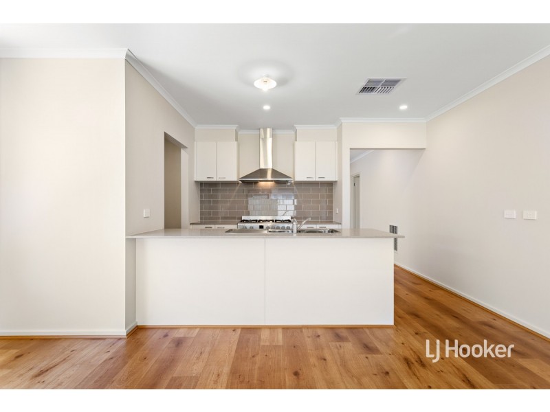 20 Mervyn Way, Mambourin VIC 3024