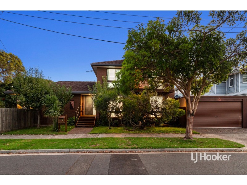 17 McIntyre Drive, Altona VIC 3018