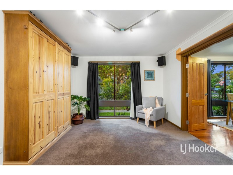 17 McIntyre Drive, Altona VIC 3018