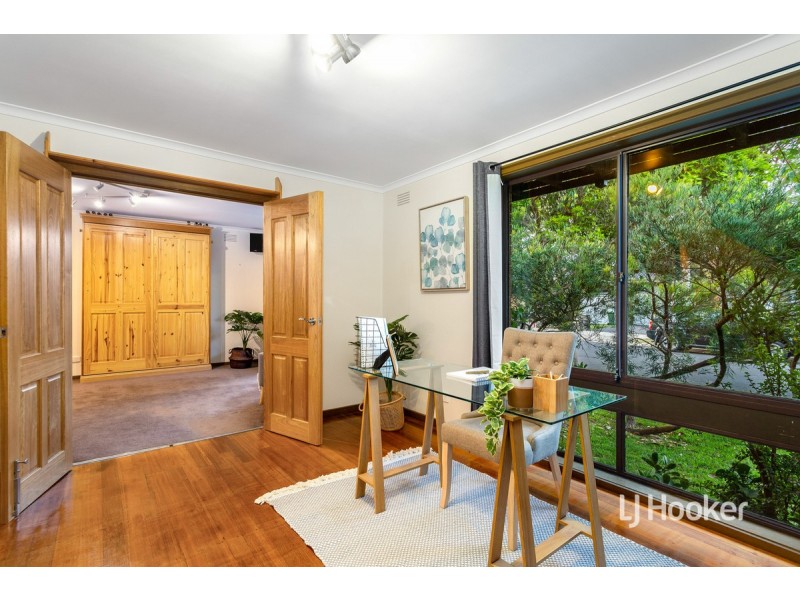 17 McIntyre Drive, Altona VIC 3018