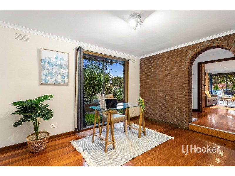 17 McIntyre Drive, Altona VIC 3018