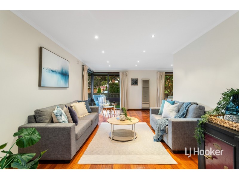 17 McIntyre Drive, Altona VIC 3018