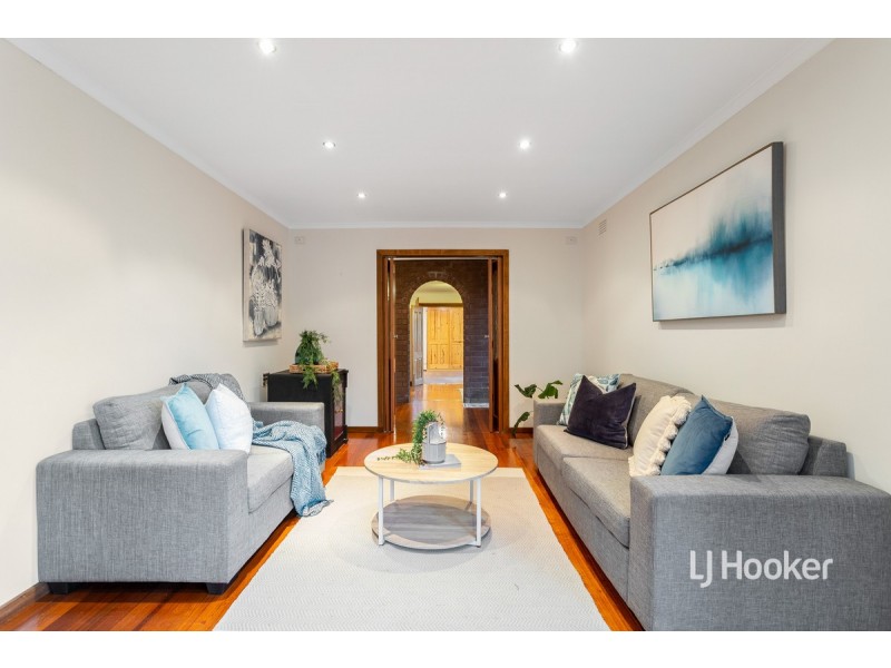 17 McIntyre Drive, Altona VIC 3018