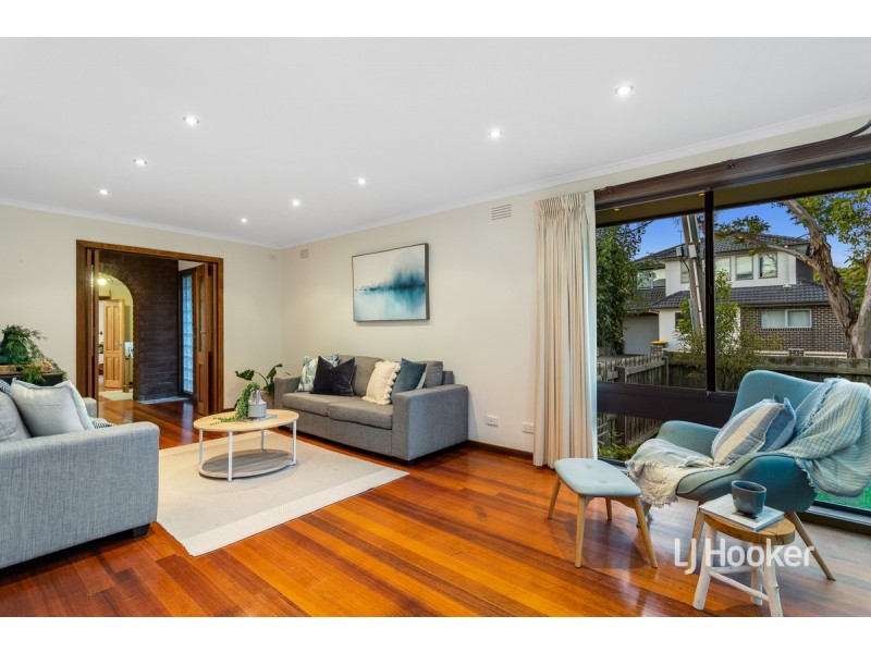 17 McIntyre Drive, Altona VIC 3018