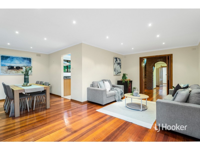 17 McIntyre Drive, Altona VIC 3018