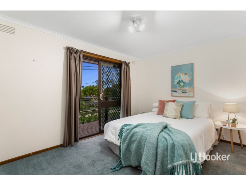 17 McIntyre Drive, Altona VIC 3018