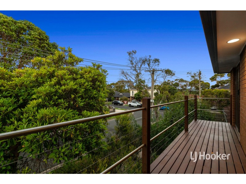 17 McIntyre Drive, Altona VIC 3018