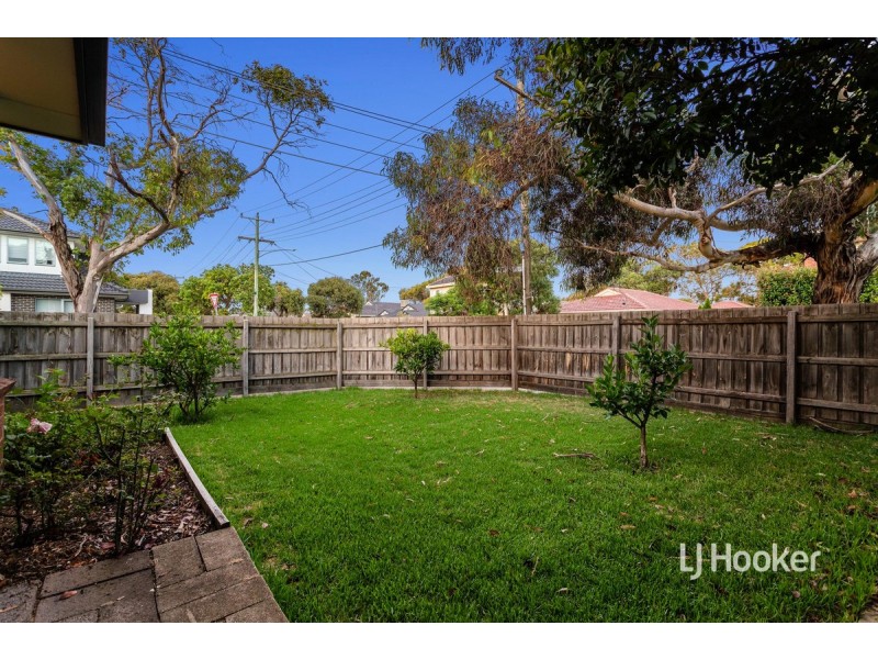 17 McIntyre Drive, Altona VIC 3018