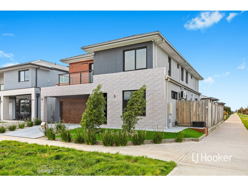 2 Benaud Way, Point Cook VIC 3030