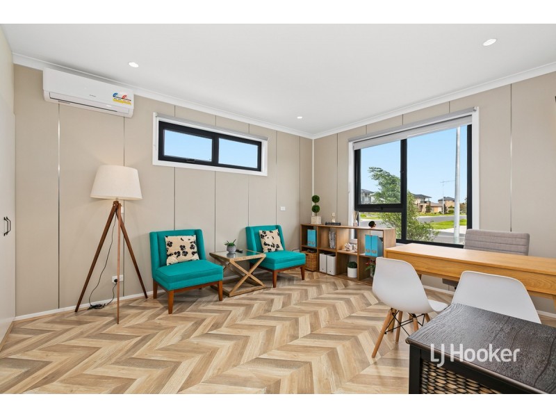 2 Benaud Way, Point Cook VIC 3030