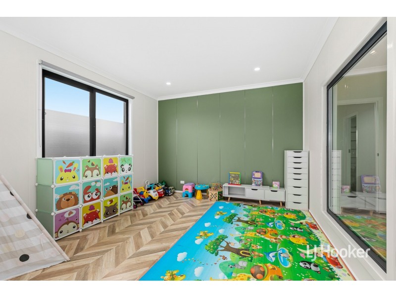 2 Benaud Way, Point Cook VIC 3030