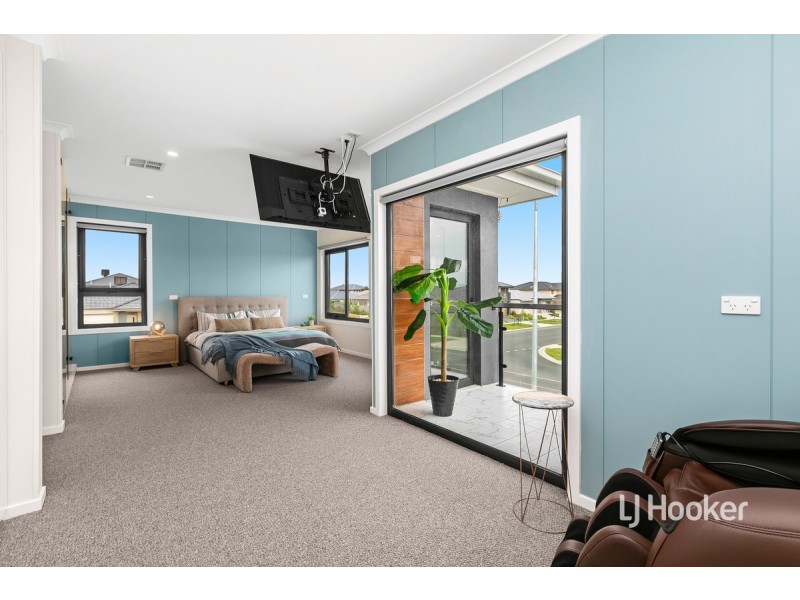 2 Benaud Way, Point Cook VIC 3030