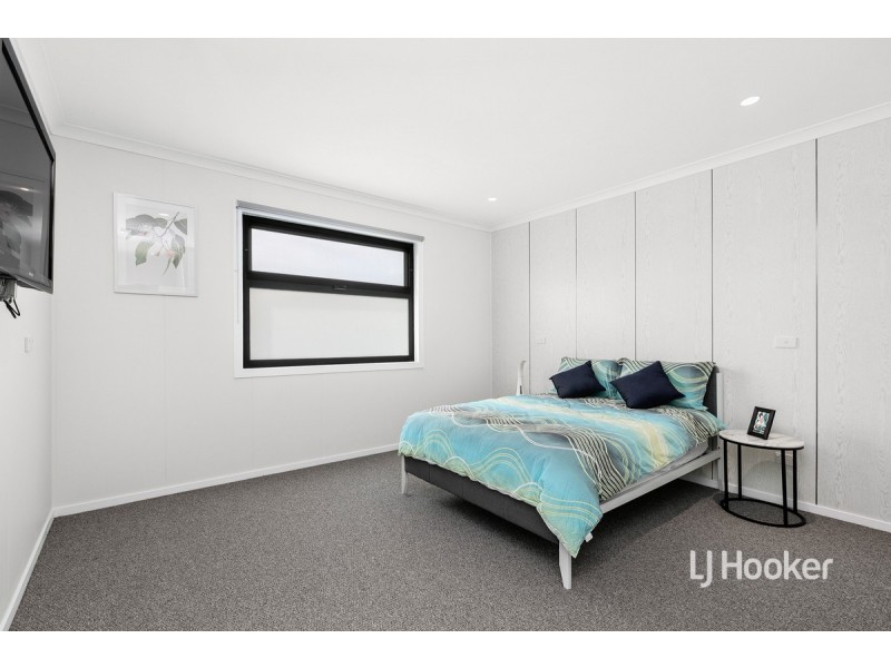 2 Benaud Way, Point Cook VIC 3030