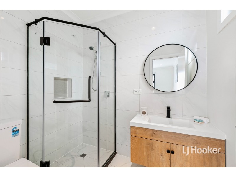 2 Benaud Way, Point Cook VIC 3030