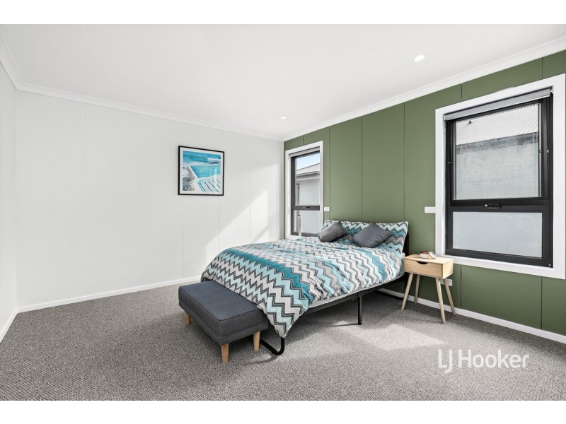 2 Benaud Way, Point Cook VIC 3030