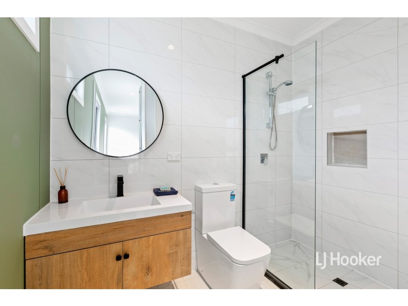 2 Benaud Way, Point Cook VIC 3030