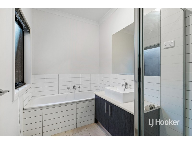 71 Havana Parade, Pakenham VIC 3810