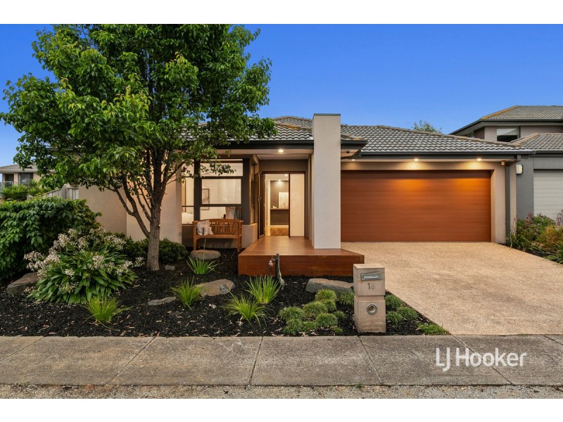16 Urchin Way, Point Cook VIC 3030