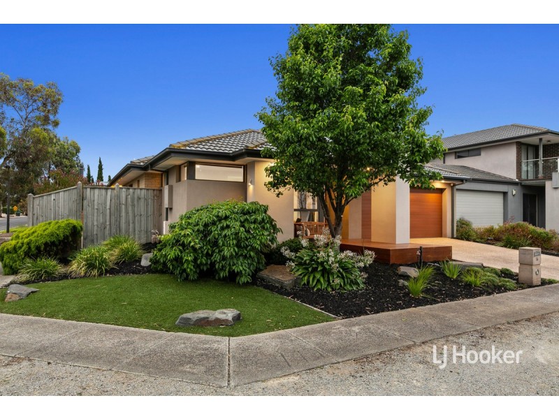 16 Urchin Way, Point Cook VIC 3030