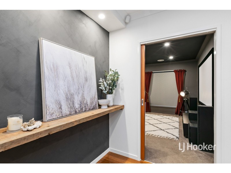 16 Urchin Way, Point Cook VIC 3030