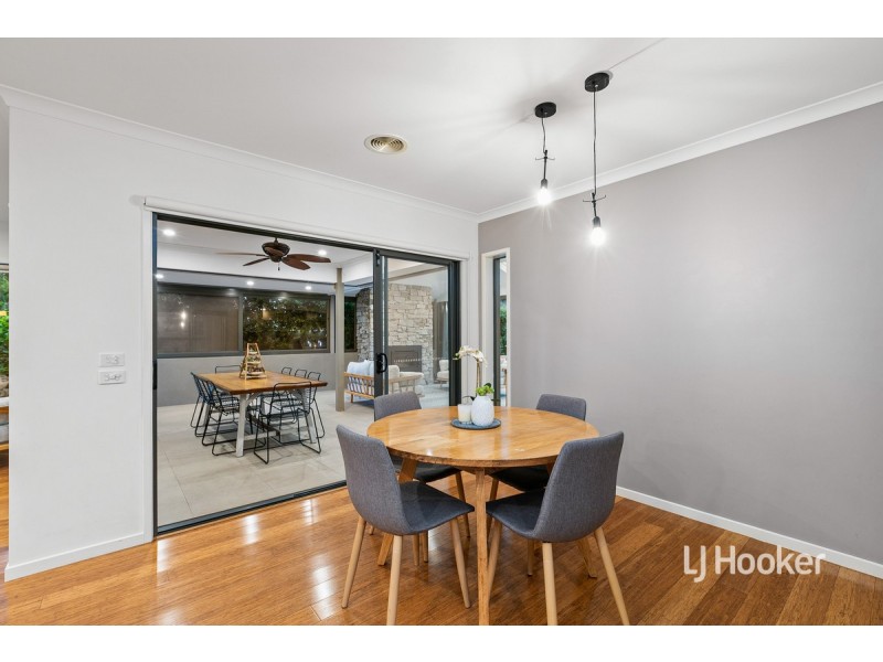 16 Urchin Way, Point Cook VIC 3030