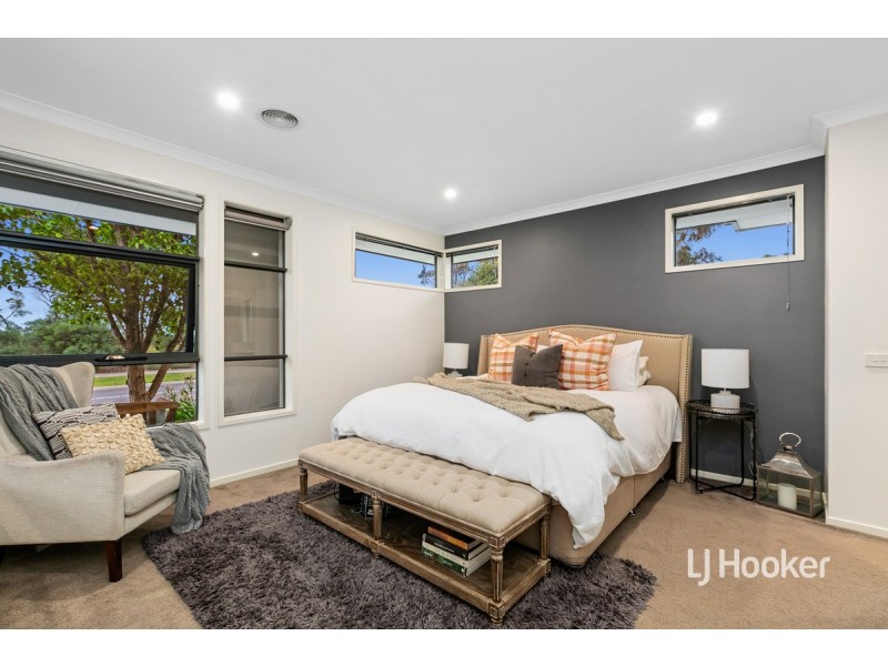 16 Urchin Way, Point Cook VIC 3030
