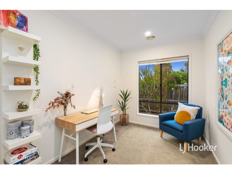 16 Urchin Way, Point Cook VIC 3030