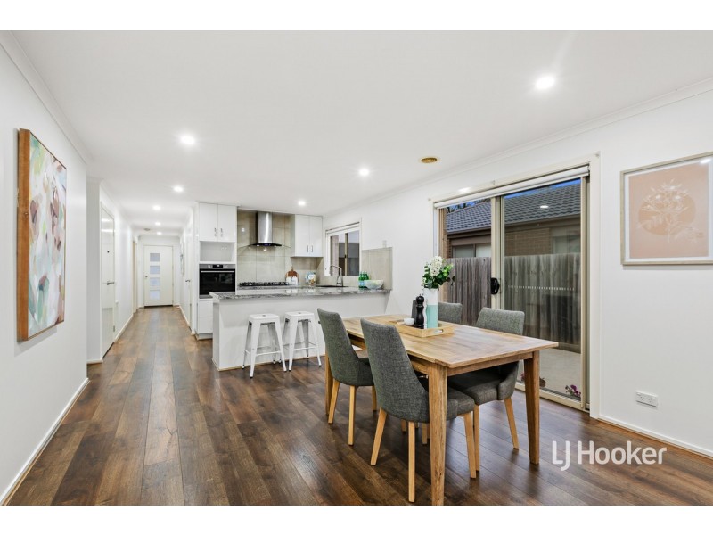 15 Grassbird Drive, Point Cook VIC 3030