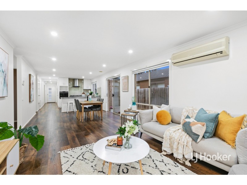 15 Grassbird Drive, Point Cook VIC 3030