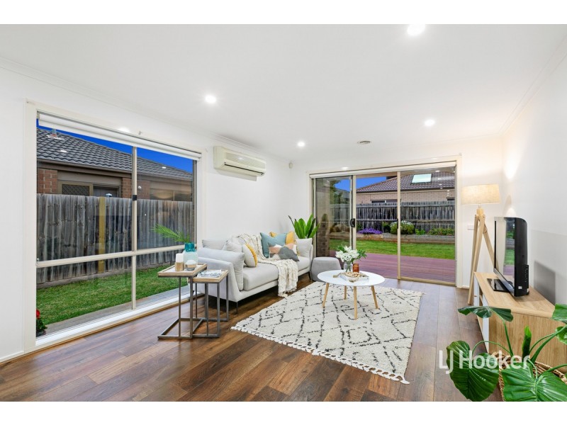 15 Grassbird Drive, Point Cook VIC 3030