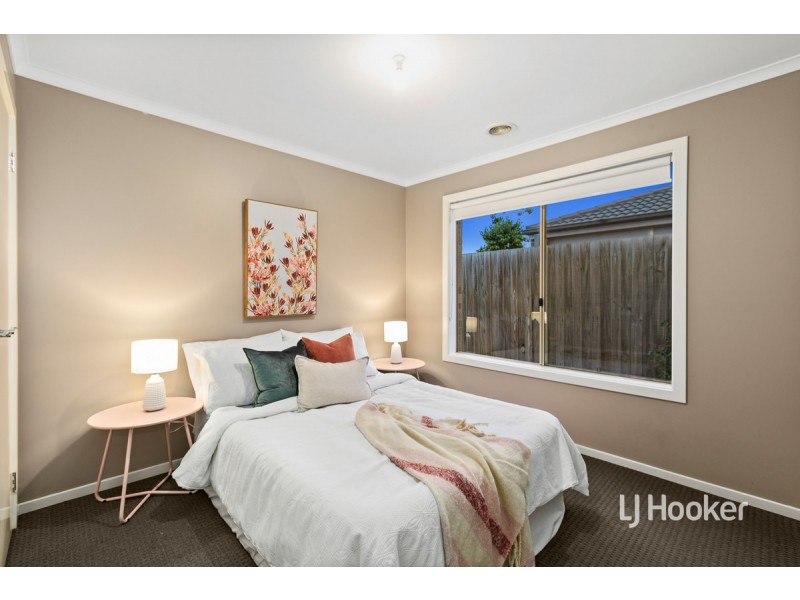 15 Grassbird Drive, Point Cook VIC 3030