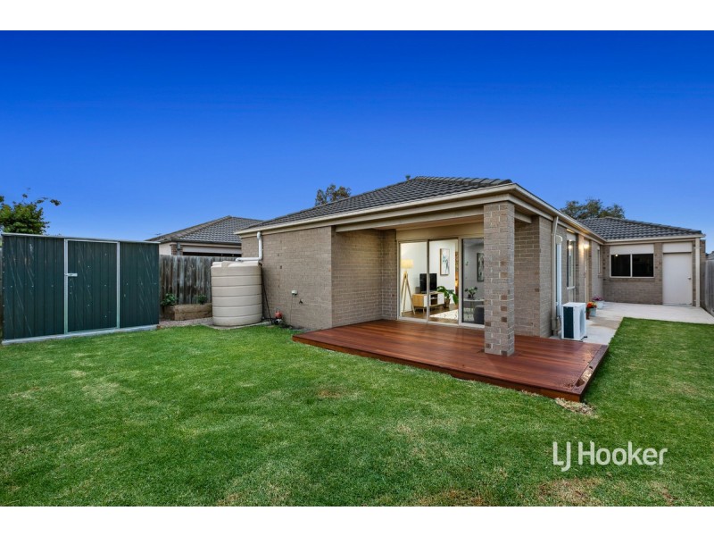 15 Grassbird Drive, Point Cook VIC 3030