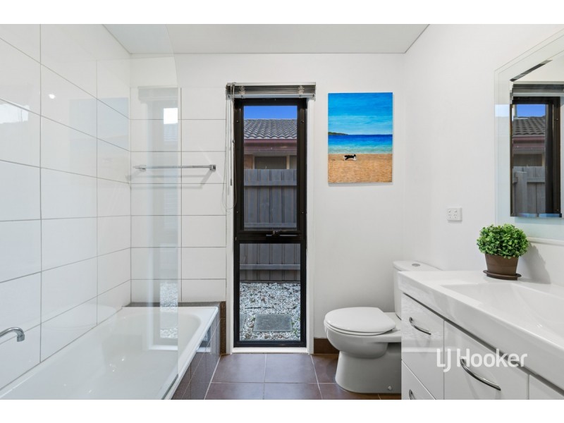 12 Haigh Court, Altona Meadows VIC 3028