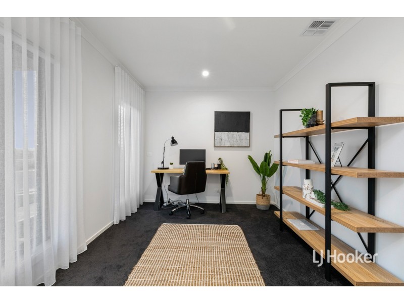 1 Baycrest Drive, Point Cook VIC 3030