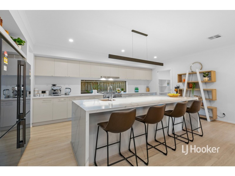 1 Baycrest Drive, Point Cook VIC 3030