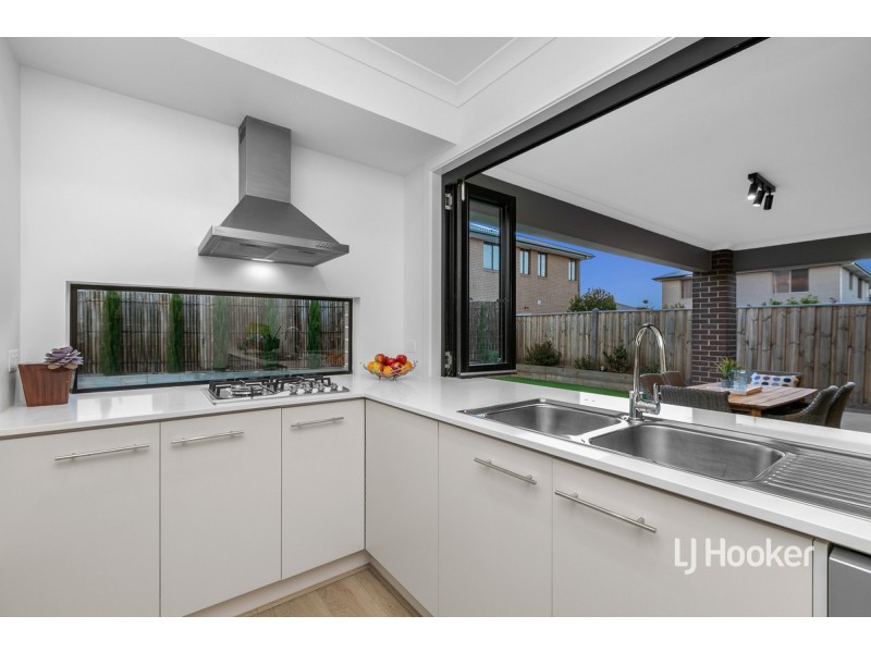 1 Baycrest Drive, Point Cook VIC 3030