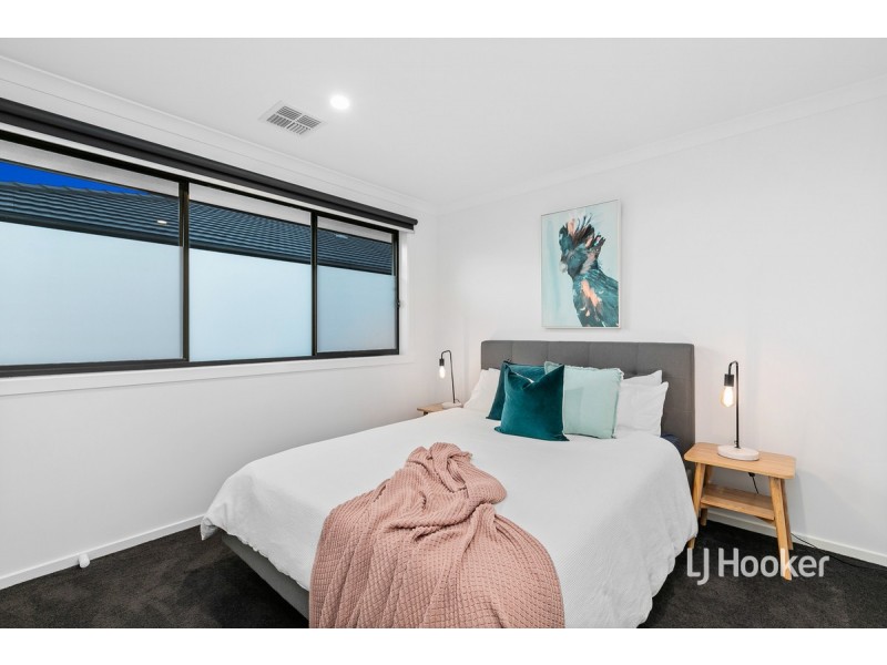 1 Baycrest Drive, Point Cook VIC 3030